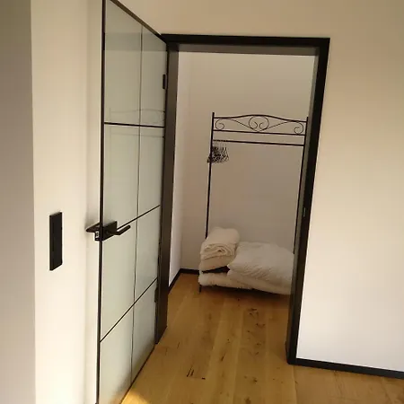 Lifestyle Cube House 4 *