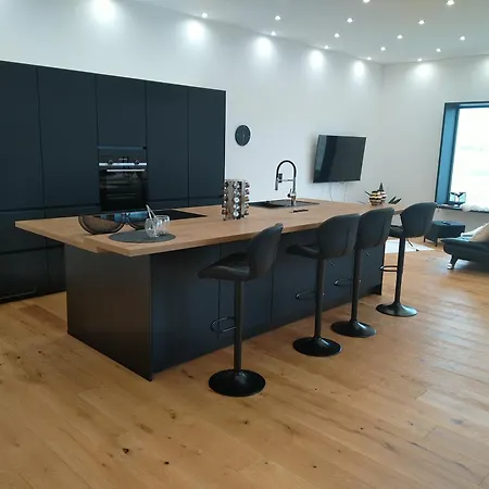 Lifestyle Cube House 4 *